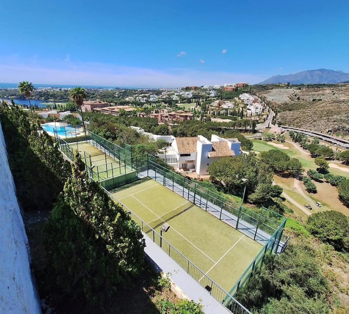 Casa Acosta - Stylish 2Br, Pool & Paddle Tennis In Los Flamingos Estepona Apartment